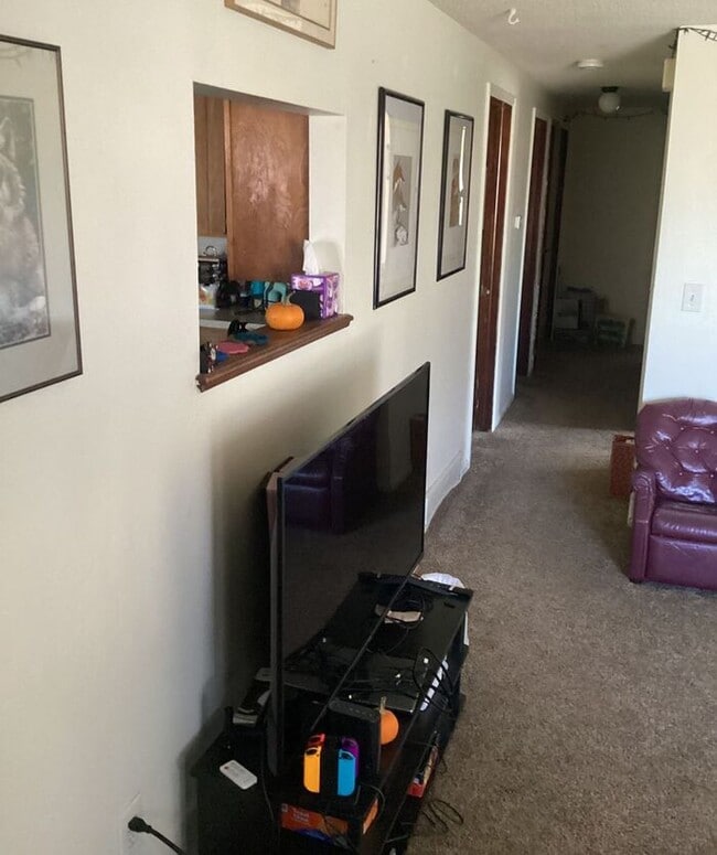 Photo - Beautiful 3 Bed/1.5 Bath Ranch Style Home