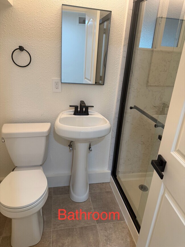 Foto del edificio - 731 Valota Rd