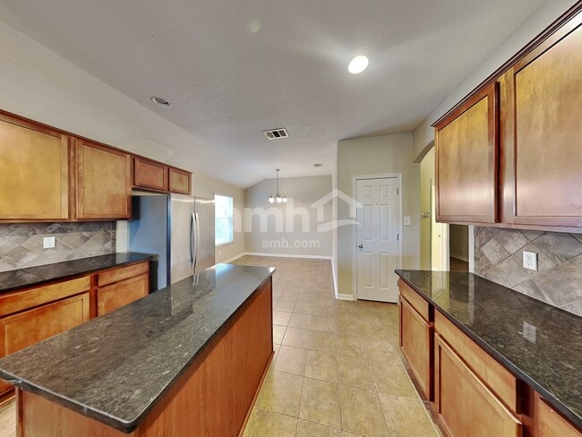 Building Photo - 5531 Southern Oaks