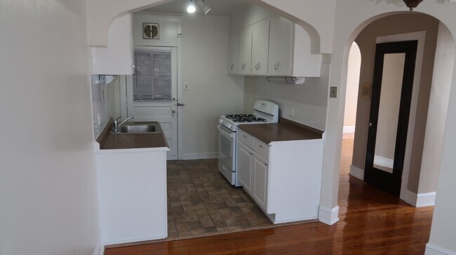 Foto del edificio - 1456 W Highland Ave
