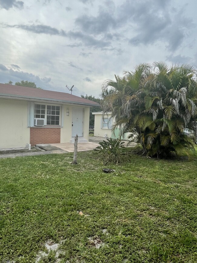Foto del edificio - 2239 Harding St