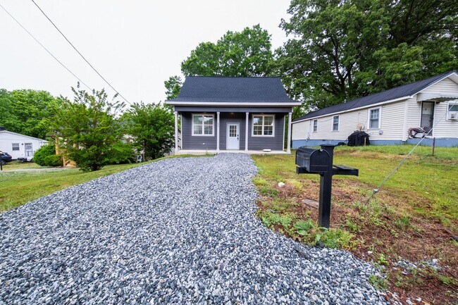 Foto del edificio - Brand New 2 Bed / 1 Bath Home with Loft