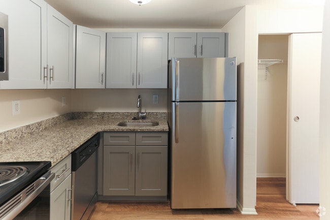 Quail Ridge - Apartments at 2005 Quail Ridge Dr Plainsboro, NJ