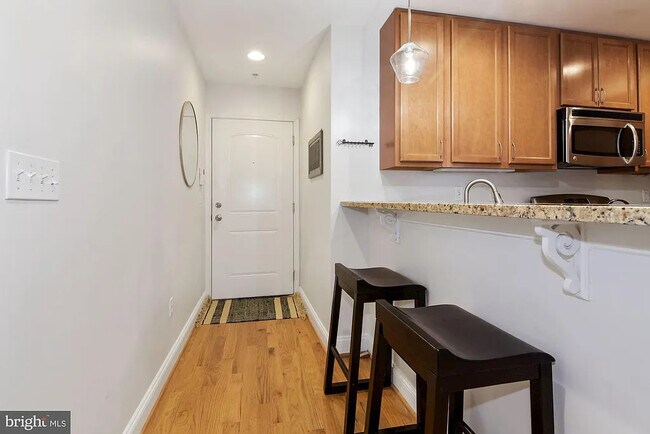 Foto del edificio - 922 Madison St NW