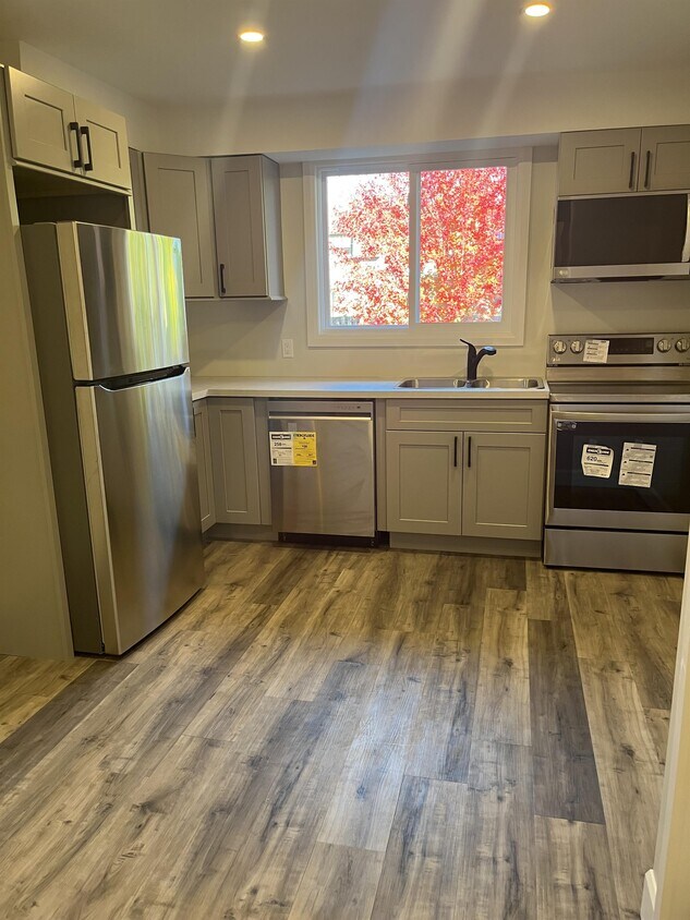 494 Elgin St W, Cobourg, ON K9A 5N1 Townhouse for Rent in Cobourg, ON