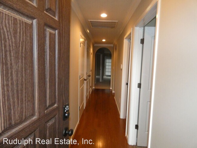 Building Photo - 2 br, 2 bath House - 2472 Ridgemont Dr.