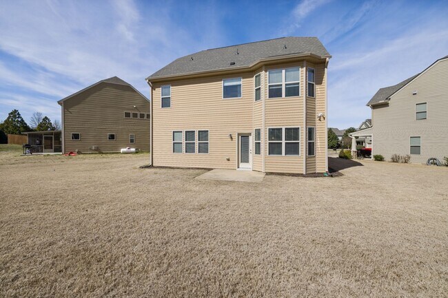 Foto del edificio - Spacious Four Bedroom Home!