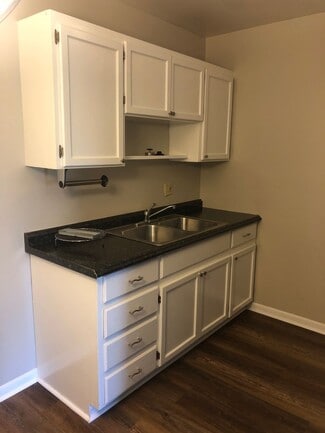 Building Photo - 2134 Fairfax Ave