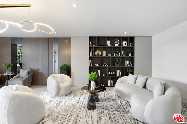 Foto del edificio - 10630 Wilkins Ave