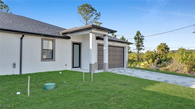 Foto del edificio - 704 Homer Ave S