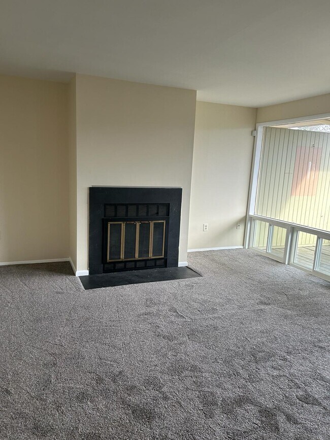Foto del edificio - 7143 Donnell Pl