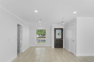 Building Photo - 3020 Great Valley Dr