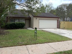 Building Photo - 428 Gleneagles Dr