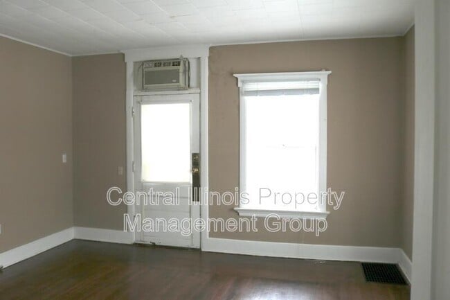 Building Photo - 611 W Jefferson St