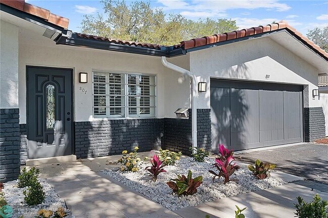 Foto del edificio - 807 NW 7th St