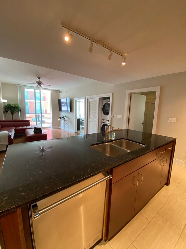 Foto principal - 1208 E Kennedy Blvd