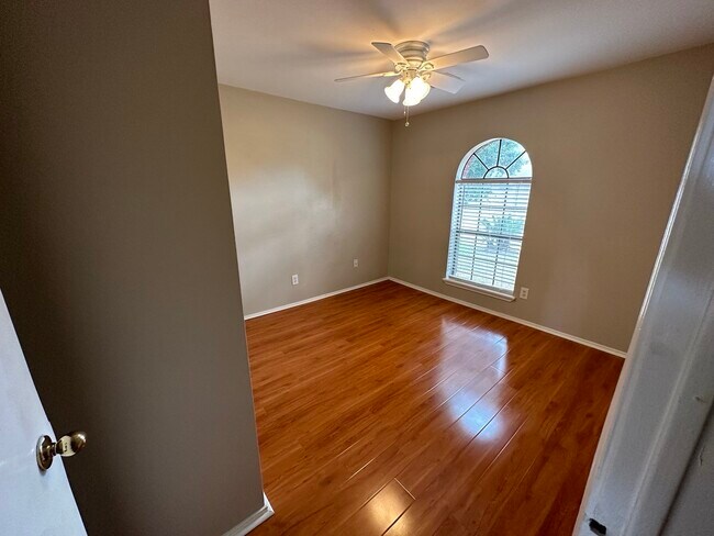 Building Photo - 21906 Calderbrook Dr
