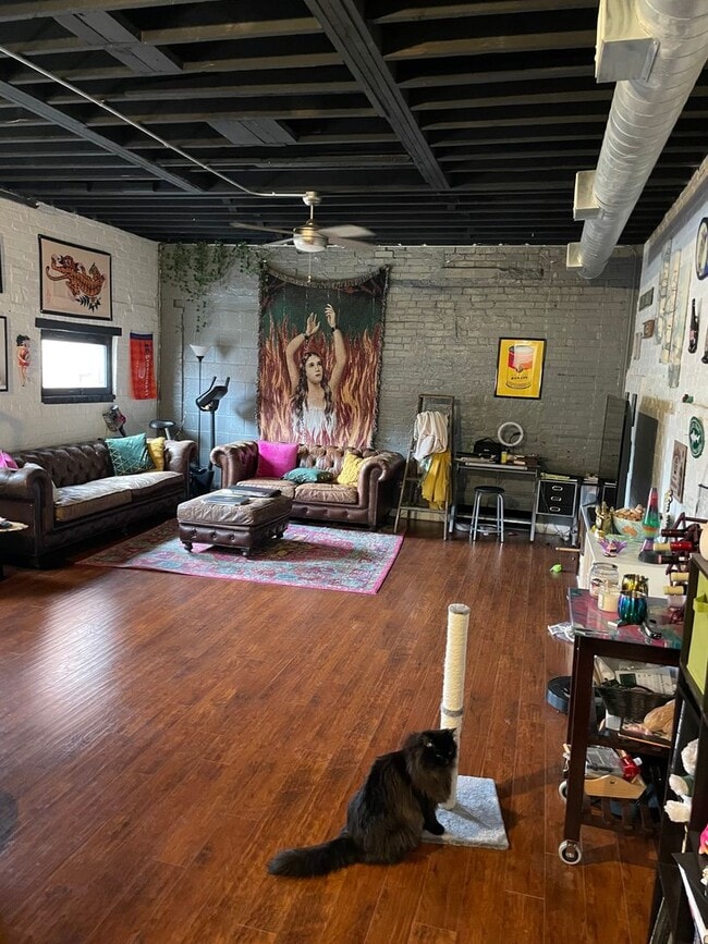 Building Photo - Historic Pike Star Loft