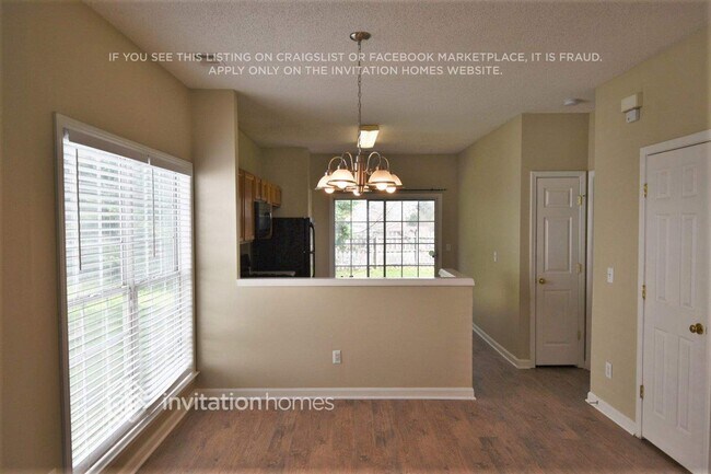 Foto del edificio - 1609 Heyford Cir NW