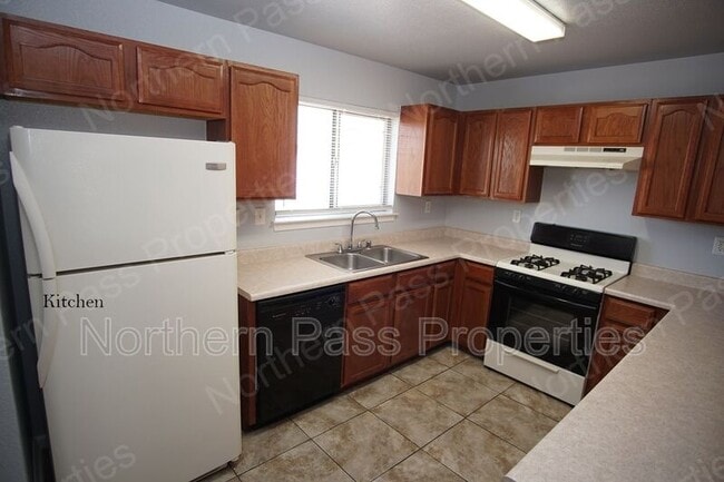 Foto del edificio - 3400 Blue Earth Ln