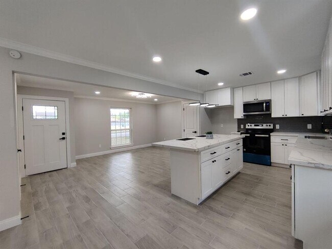 Building Photo - 11402 Sandrock Dr