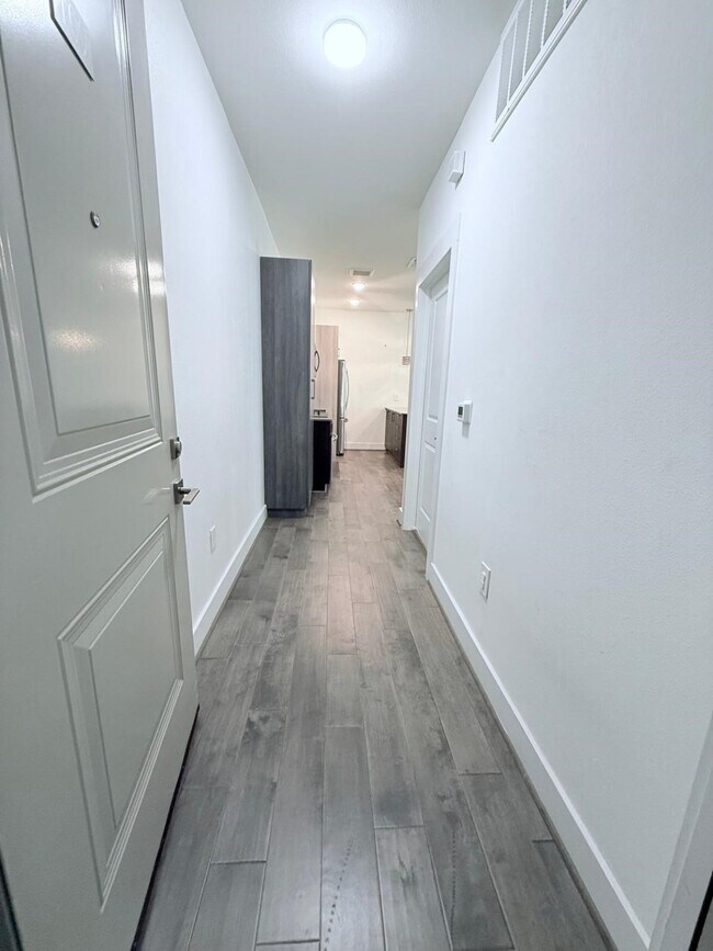 Foto del edificio - 4819 Caroline St