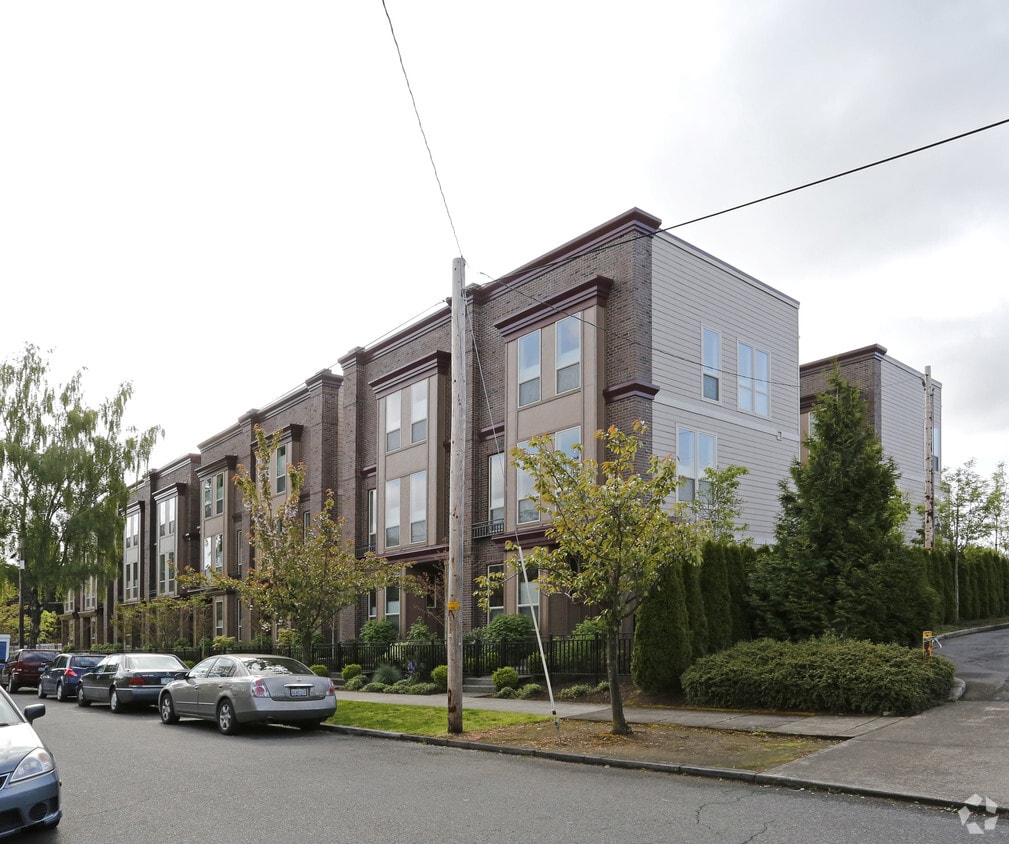 Building Photo - Sumner Brownstones