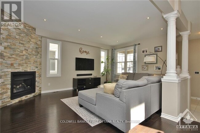 Building Photo - 505 Bretby Crescent