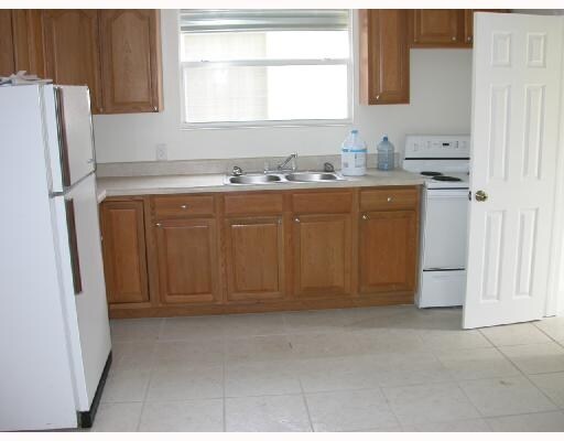 Cocina - 520 N E St