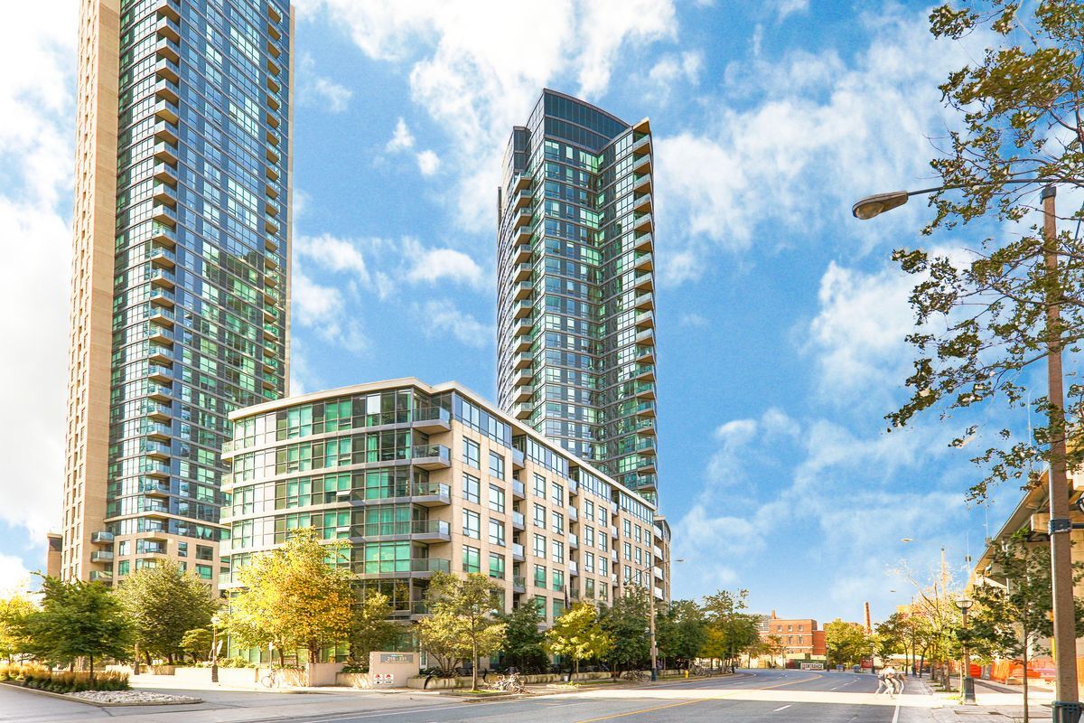 Primary Photo - 231 Fort York Blvd