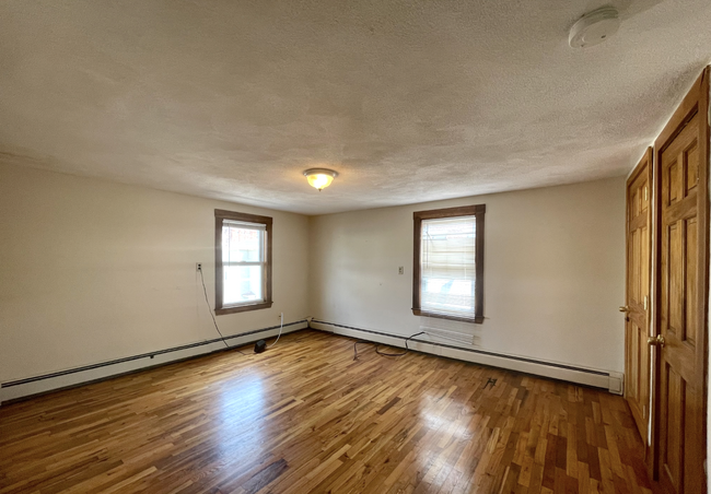 Foto del edificio - 585 Somerville Ave