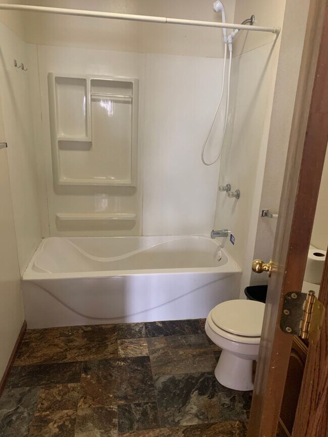 Foto del edificio - 1/2 PRICE RENT THE FIRST MONTH! Spacious 3 Bedroom, 2 Bathroom Home near Aquaventure Water Park, ...