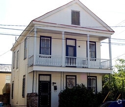 Building Photo - 272 Coming St