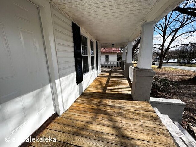 Foto del edificio - Adorable Burlington 3 Bed, 2 Bath Availabl...