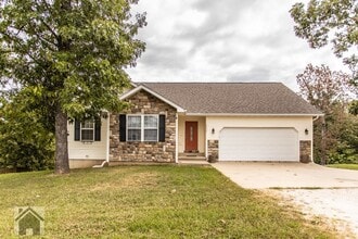 Building Photo - 15830 Terris Ln