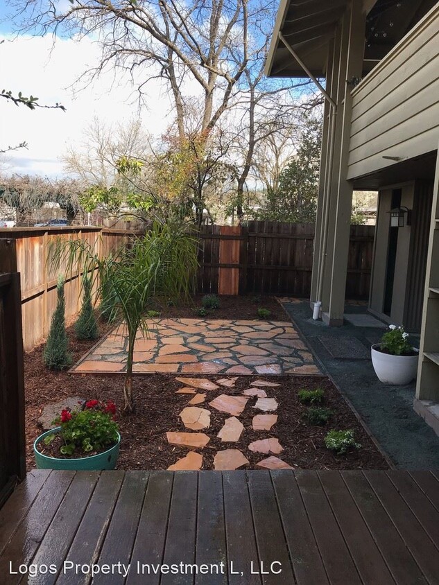 Building Photo - 3520 Brook St