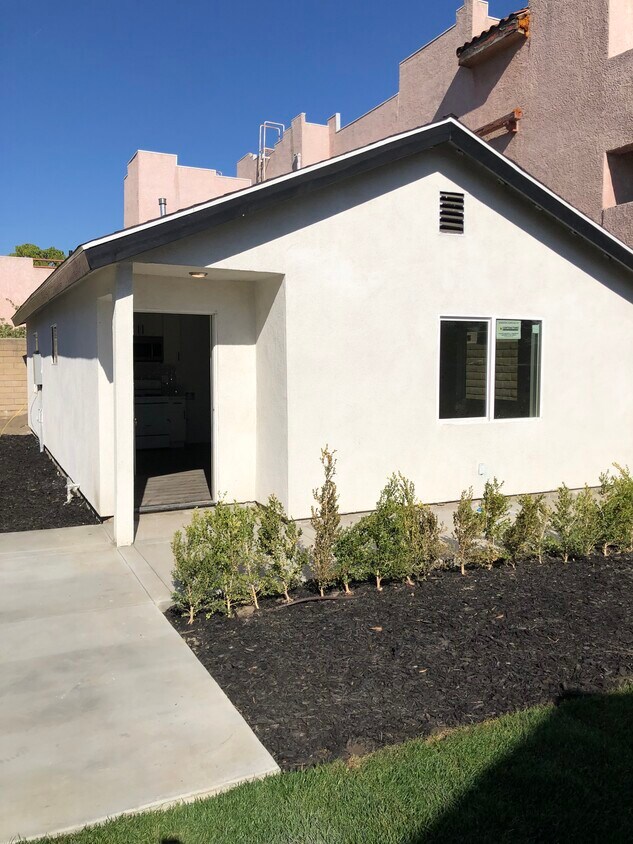 Primary Photo - 411 W Santa Ana St