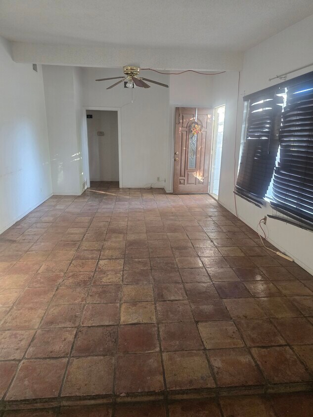 Primary Photo - 271 Chesswood Dr