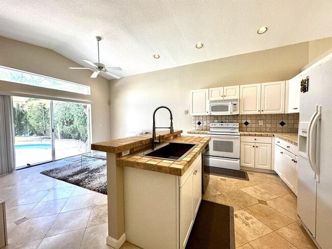 Foto del edificio - 7238 Norwich Ln