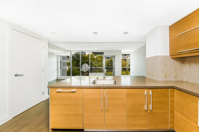 Building Photo - 480 Mission Bay Boulevard North