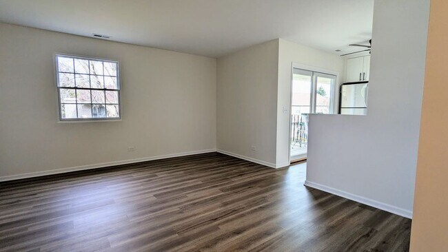 Building Photo - 48 N Victoria Ln