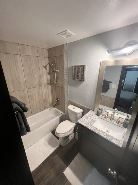 Foto del edificio - 4108 Curtis St