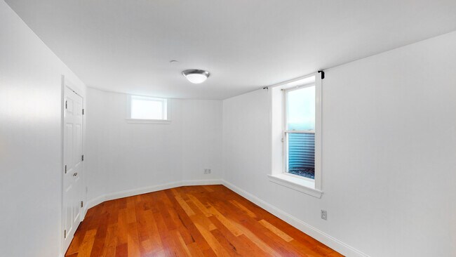 Building Photo - 15 Marcella St