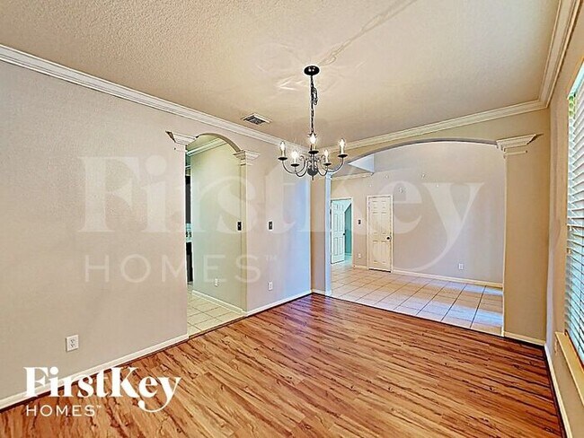Building Photo - 1010 Spring Lakes Haven