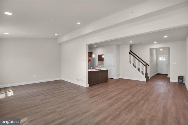 Building Photo - 203 LUCILLE Way