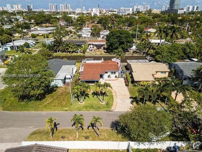 Foto del edificio - 707 SW 3rd Ave