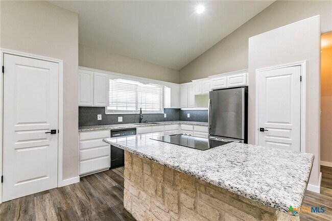 Building Photo - 14380 Spotted Horse Ln