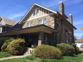 Building Photo - 1000 W 28th St