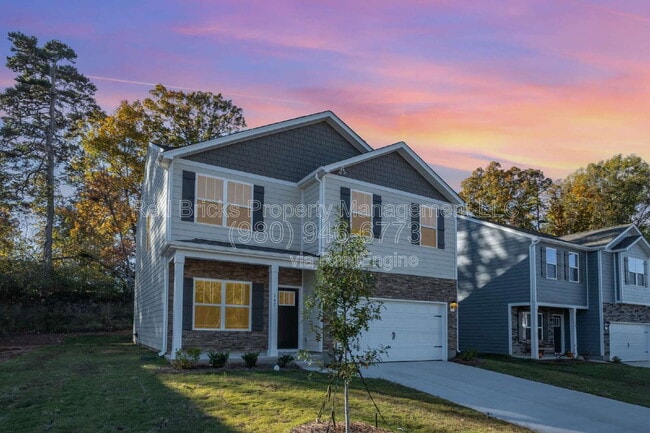 Building Photo - 142 Rustling Waters Dr