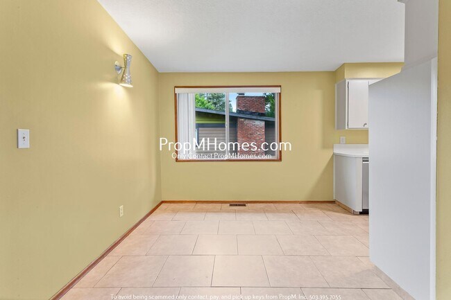 Building Photo - Charming SW Portland Duplex Two Bedrooms O...